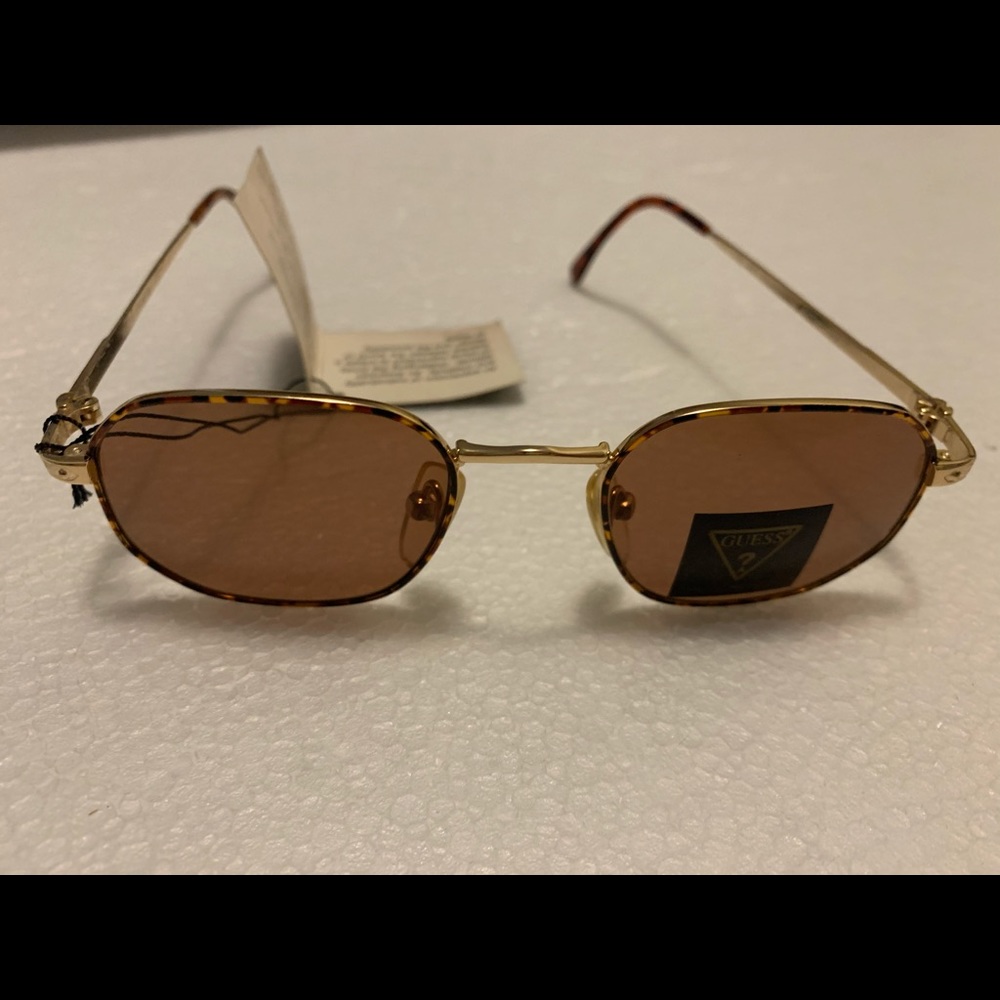 New Vintage GUESS sunglasses  Palisade 47-20-135